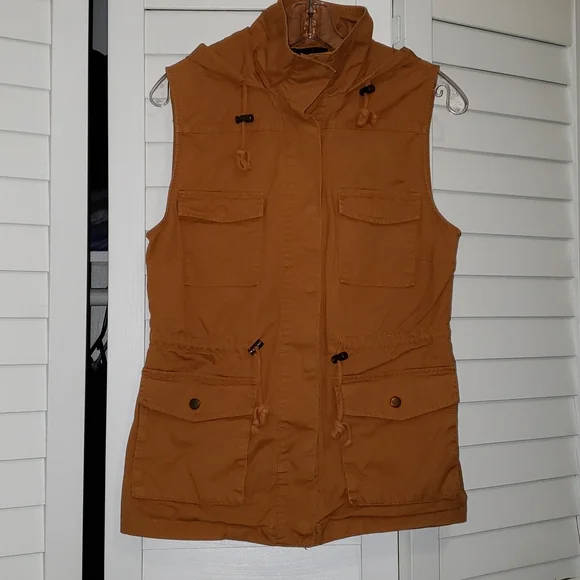 Love Tree sleeveless utility vest with hood in mustard - Picture 1 of 7